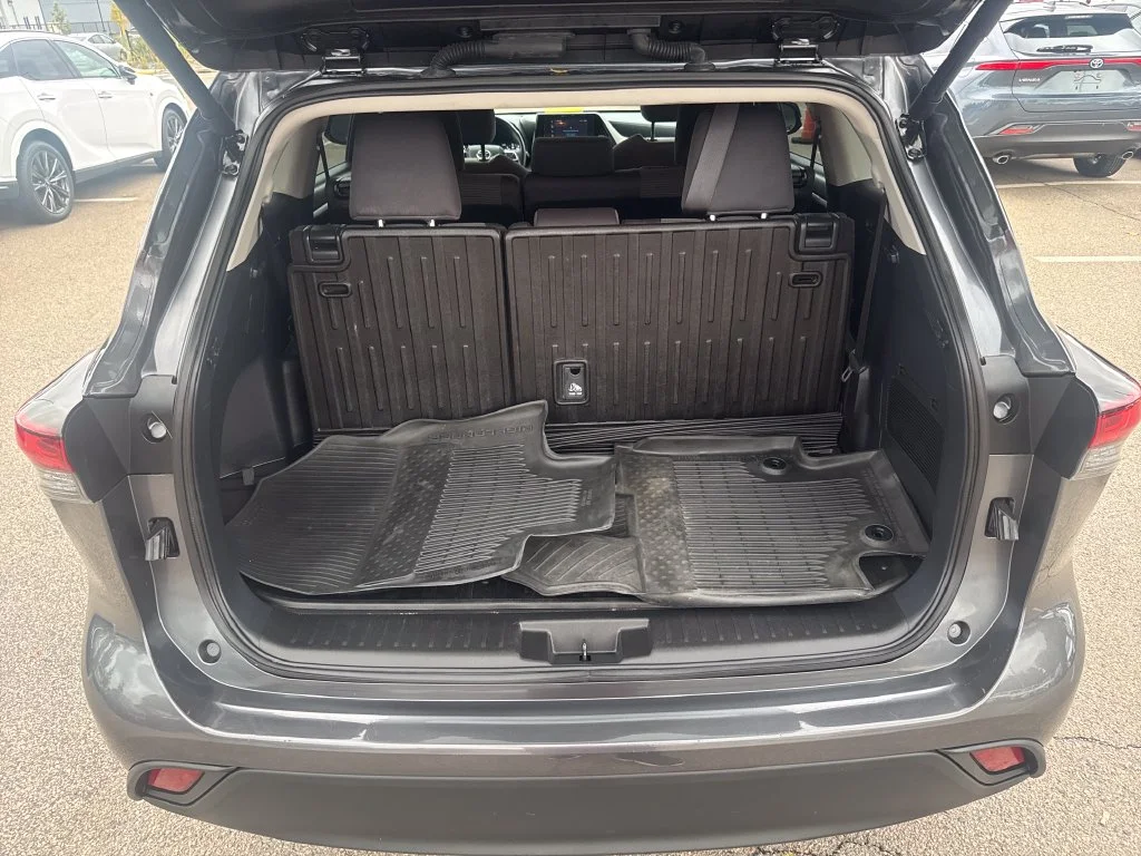 Used 2025 Gray Toyota LE image 7