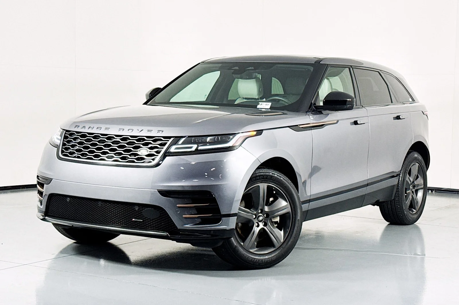 2023 Land Rover Range Rover Velar R-Dynamic S's photo