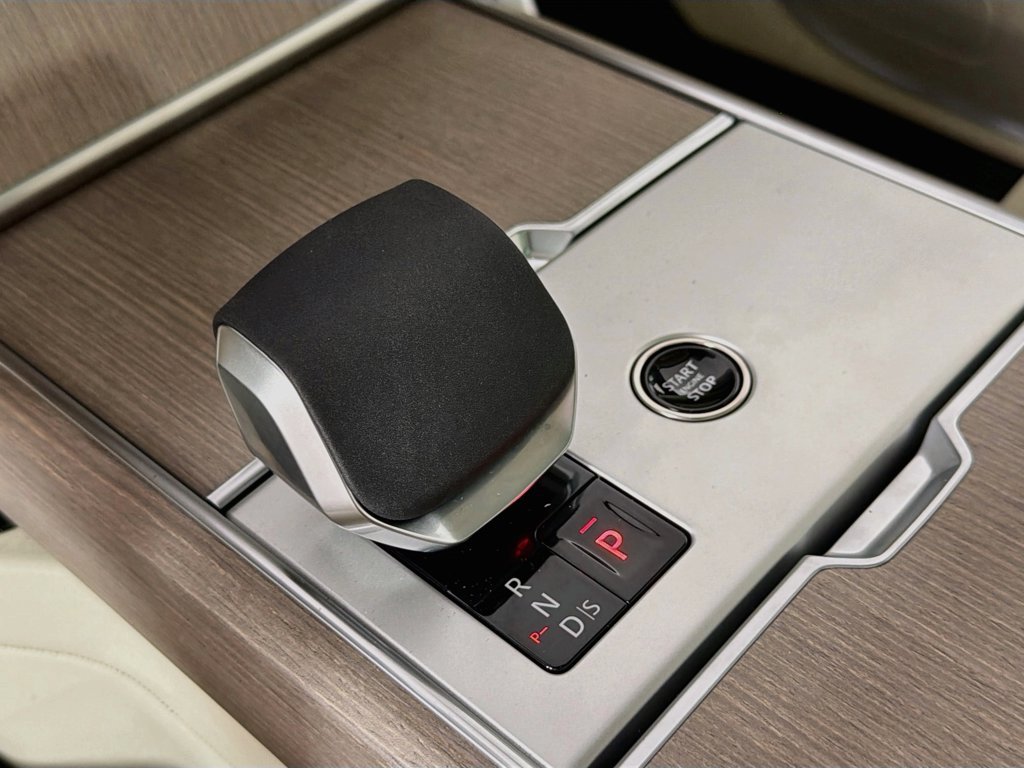 New 2026 Fuji White Land Rover SE image 17