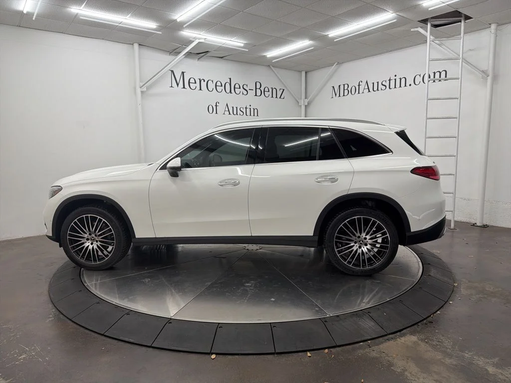 Used 2026 White Mercedes-Benz GLC 300 image 4