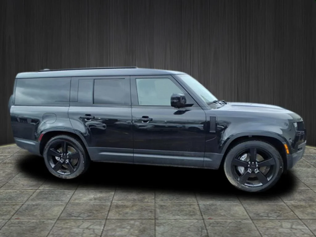 New 2026 Santorini Black LAND ROVER S image 2