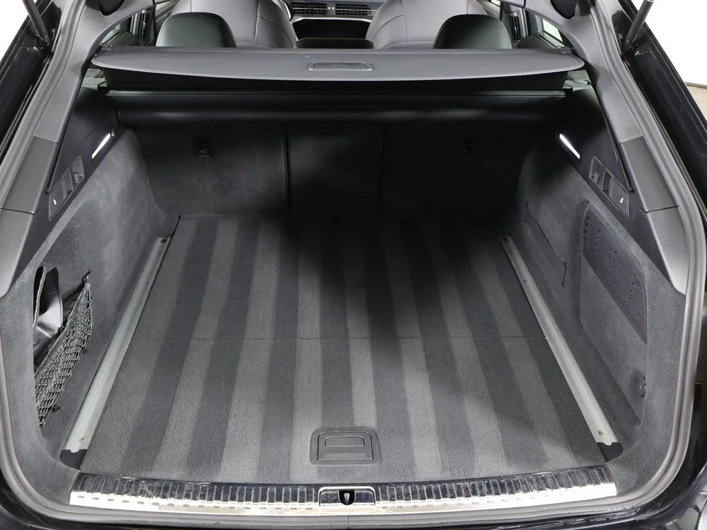 Used 2025 Mythos Black Metallic Audi 4.0T image 21