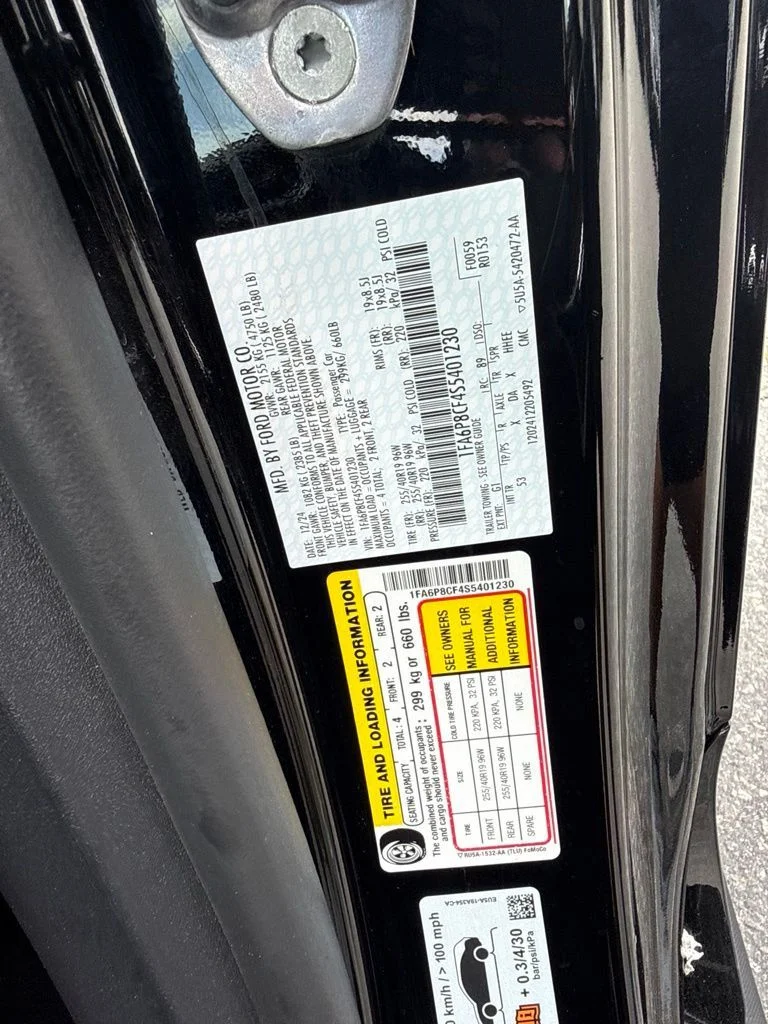Used 2025 Black Ford GT Premium image 29