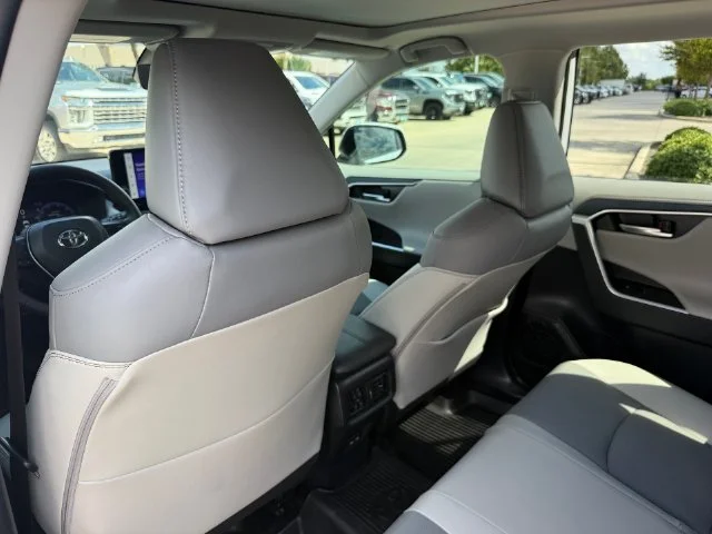 Certified Used 2025 WIND CHILL PEARL Toyota Limited image 22