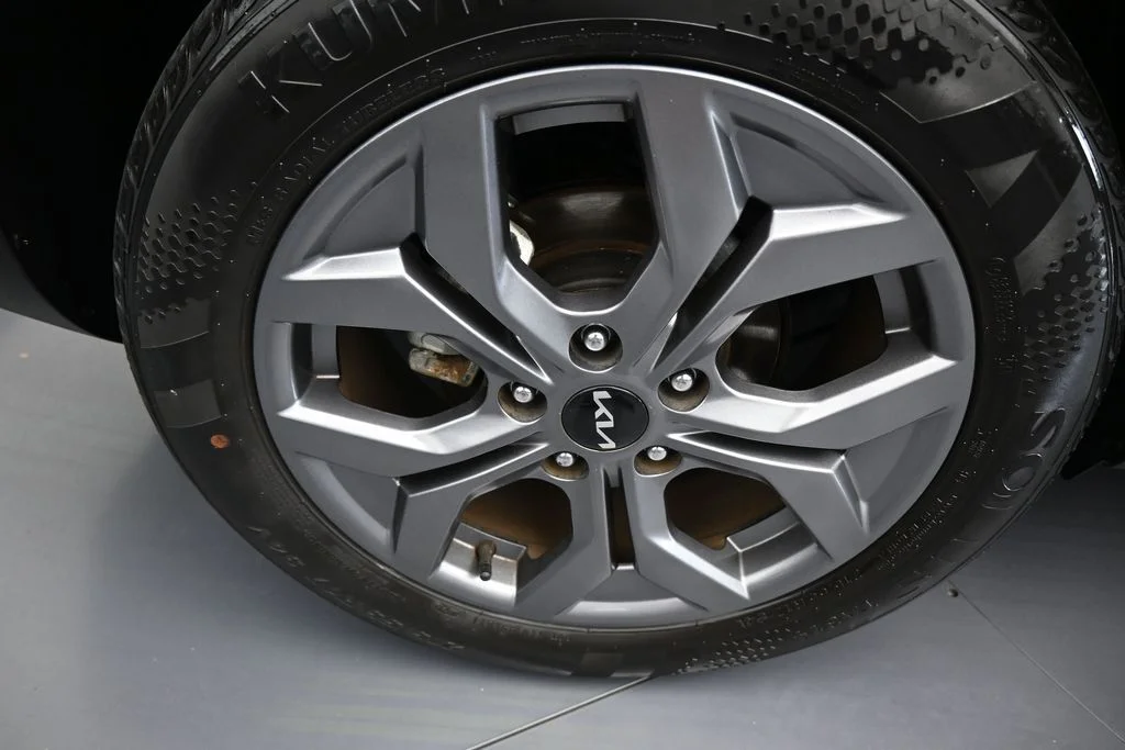 Used 2024 Steel Gray Kia S image 41