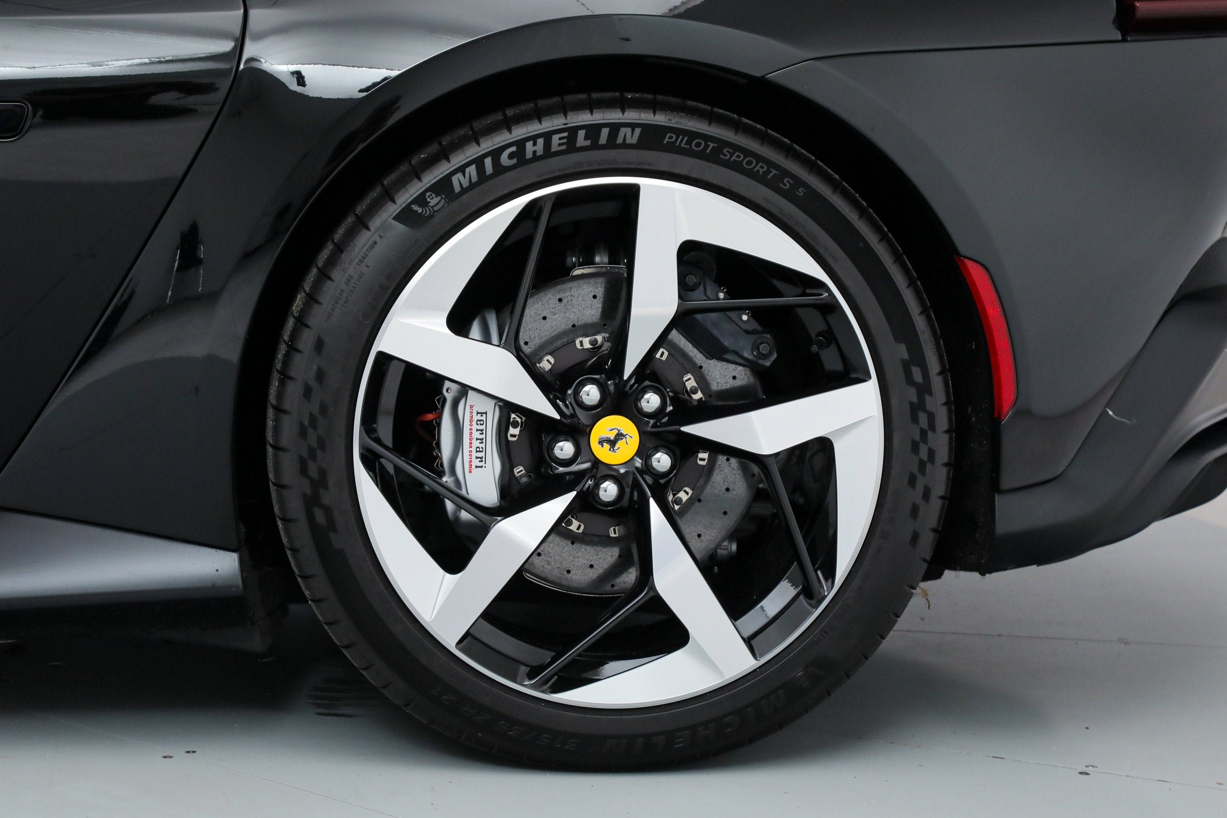 Certified Used 2025 Nero Ferrari  image 41