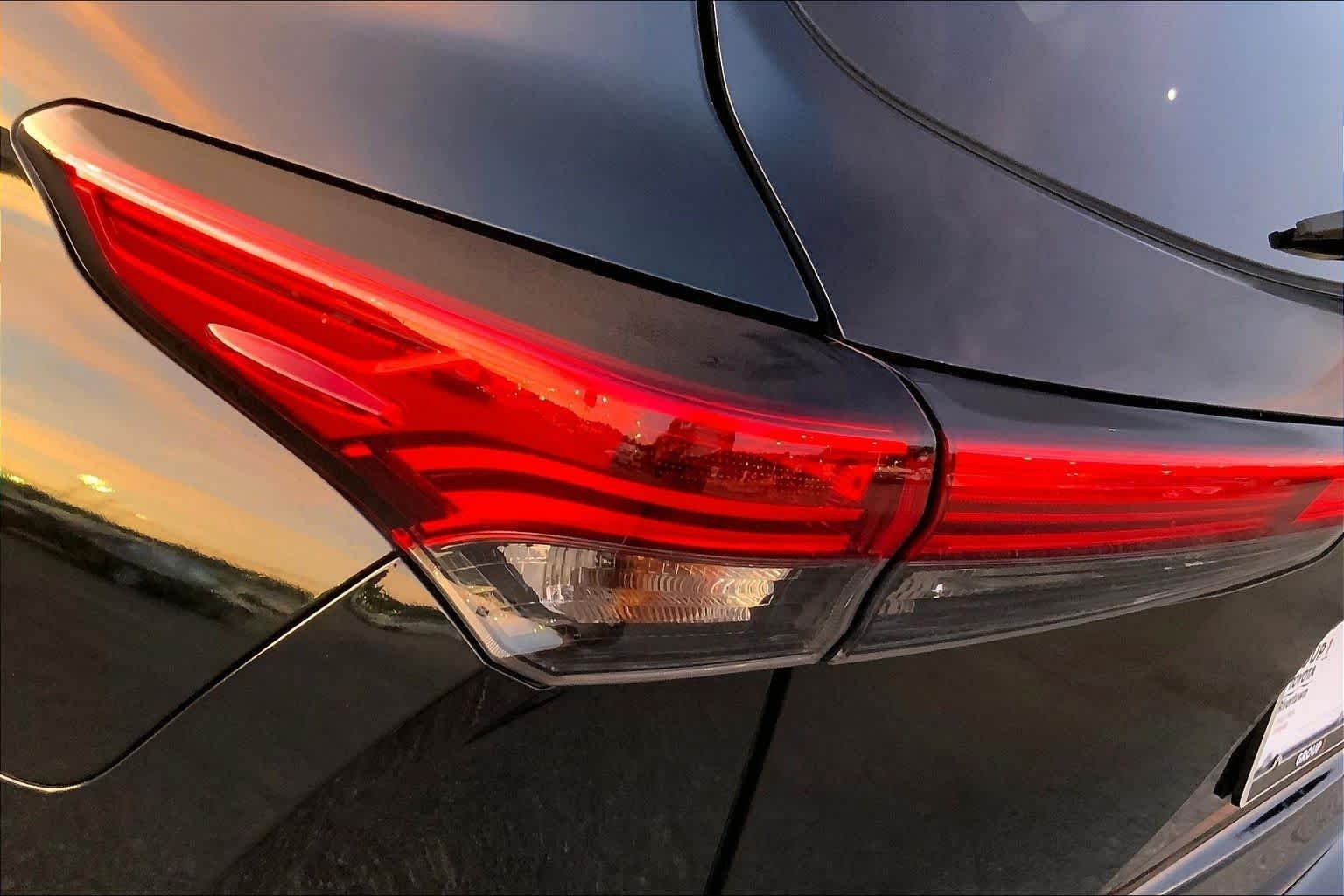 Used 2022 Midnight Black Metallic Toyota XLE image 26