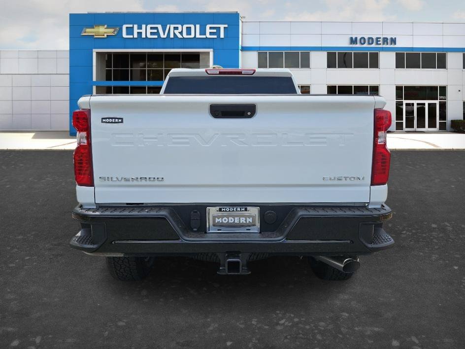 New 2026 Summit White Chevrolet Custom image 4