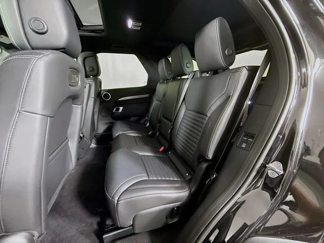 New 2026 Black Land Rover Dynamic SE image 24