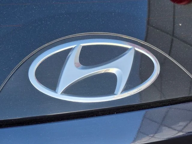 Used 2022 Blue Hyundai Blue image 17
