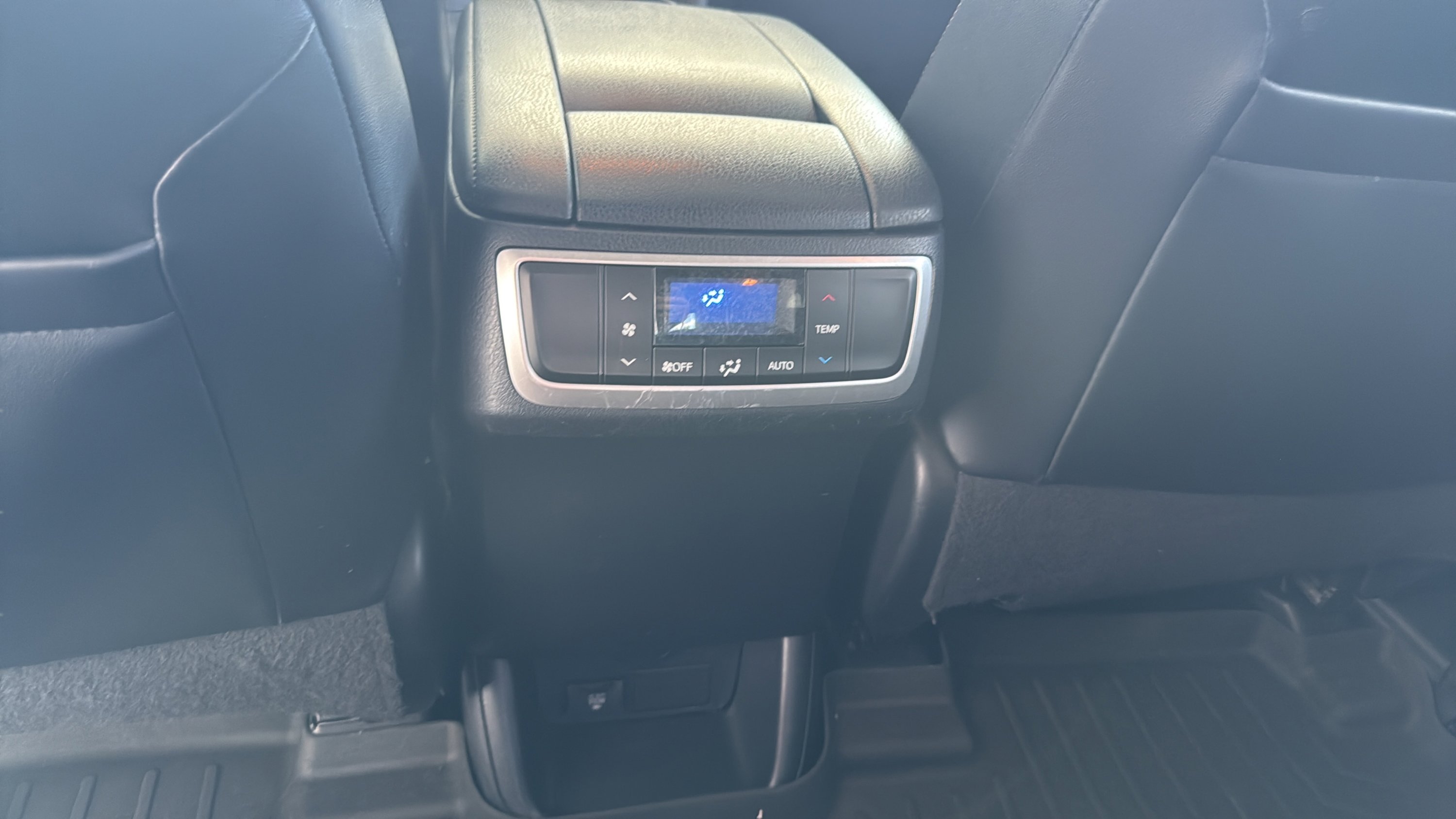 Used 2014 Attitude Black Metallic Toyota XLE image 25
