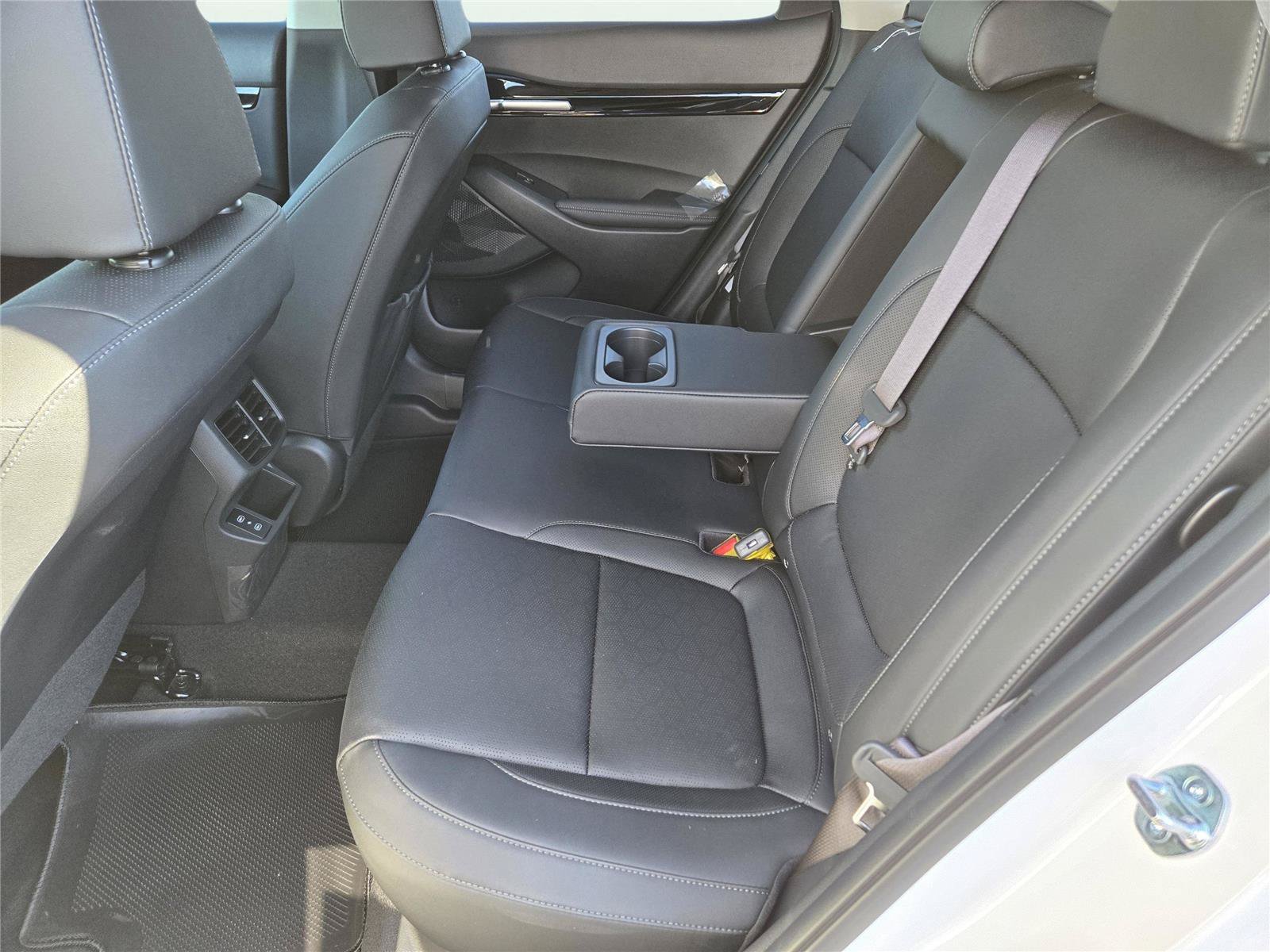 New 2026 Snow White Pearl Kia EX image 18