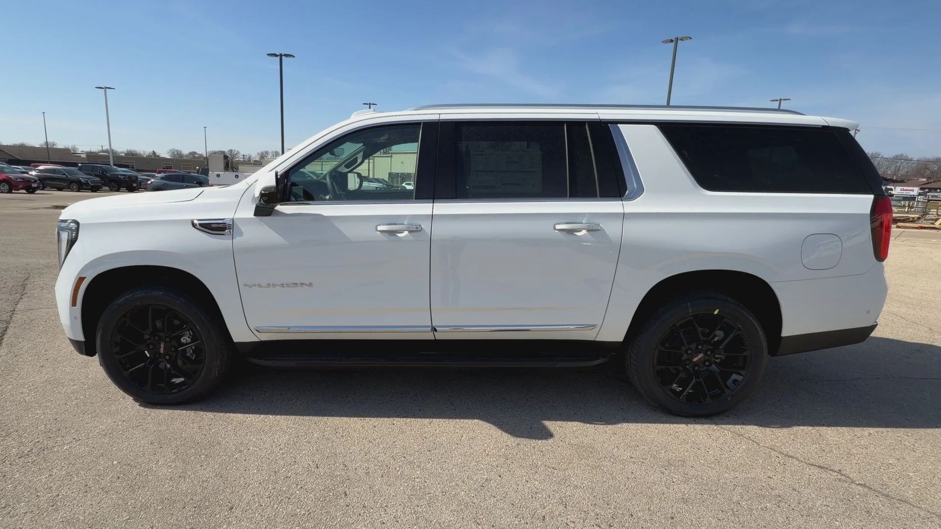 New 2026 Summit White GMC Elevation image 29