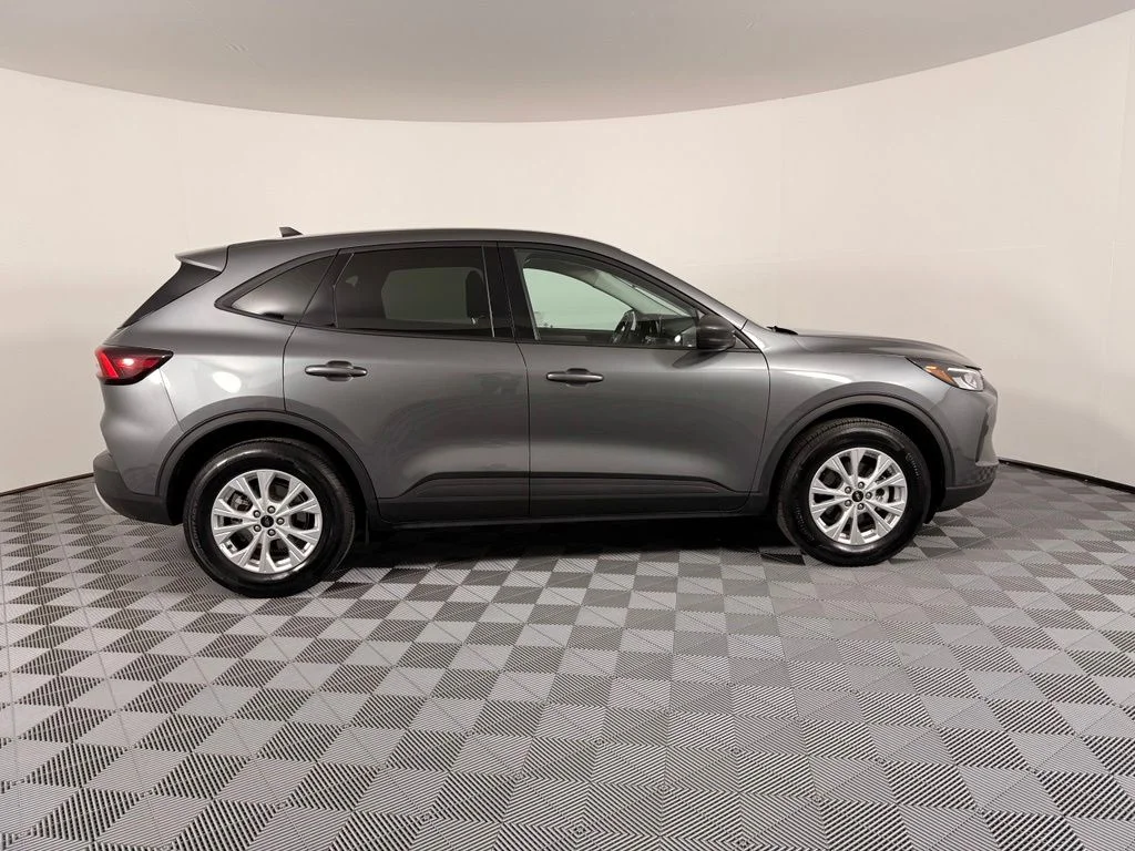 Used 2025 Gray Ford Active image 7