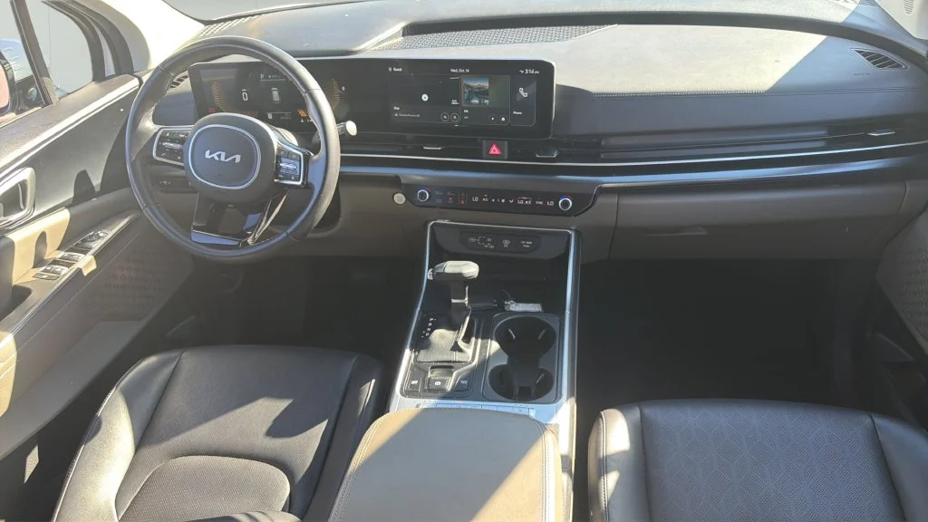 Used 2025 White Kia LXS image 15