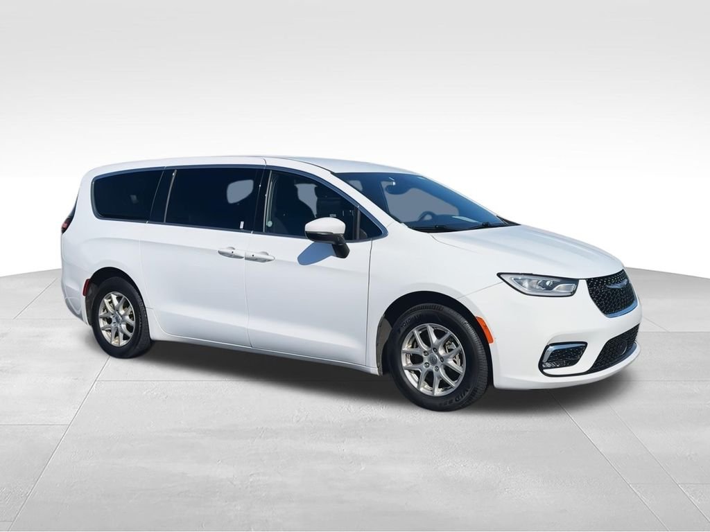 Used 2023 White Chrysler Touring image 2