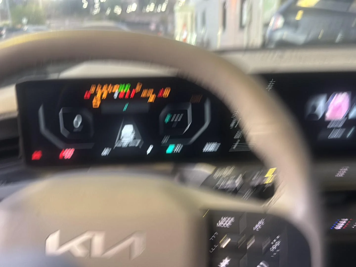 Certified Used 2024 Snow White Pearl Kia Wind image 10