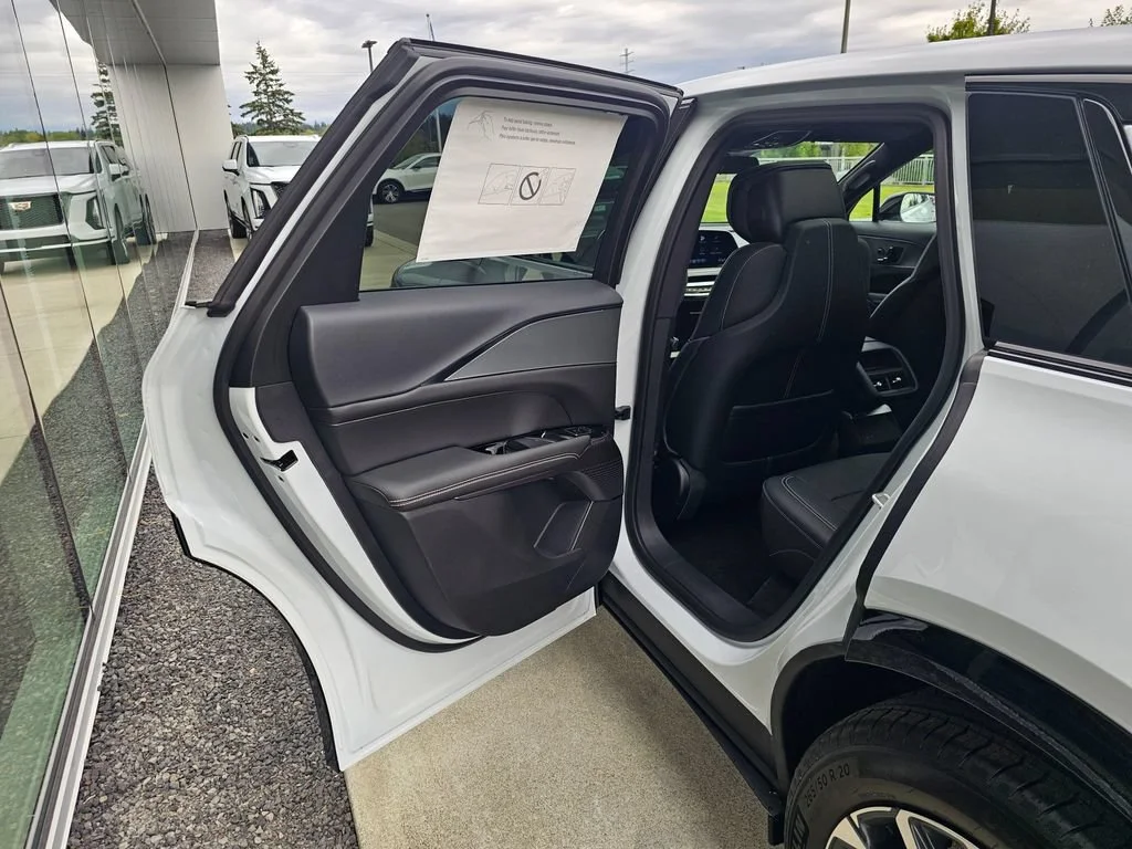 New 2027 Vibrant White Tricoat Cadillac Sport image 15
