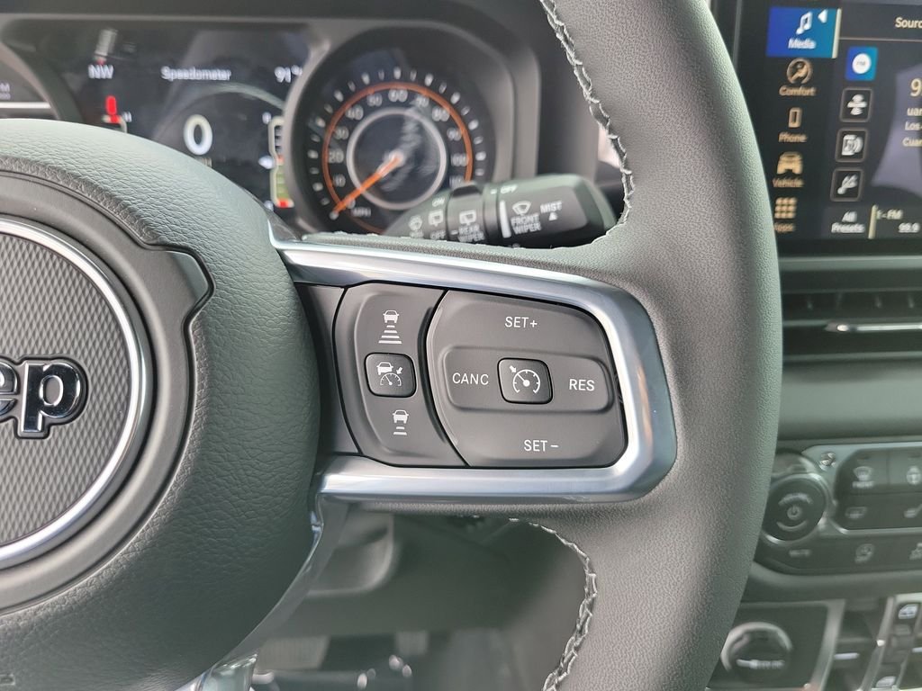 New 2026 Hydro Blue Pearl-Coat Exterior Paint Jeep Sahara image 26