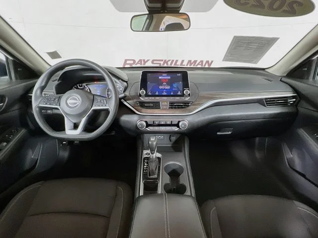 Used 2025 White Nissan 2.5 SV image 23