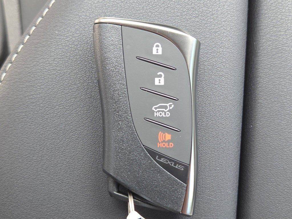 Certified Used 2025 CELESTIAL SILVER Lexus 500h F SPORT Premium image 43