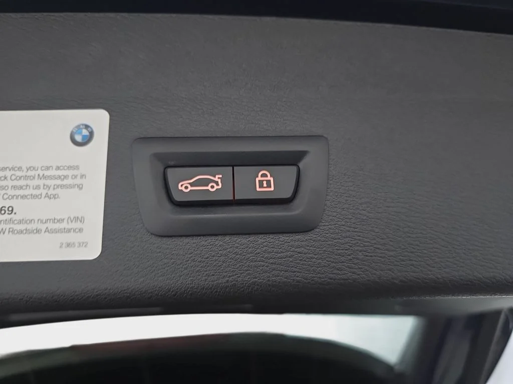 Used 2019 Mediterranean Blue Metallic BMW xDrive28i image 16