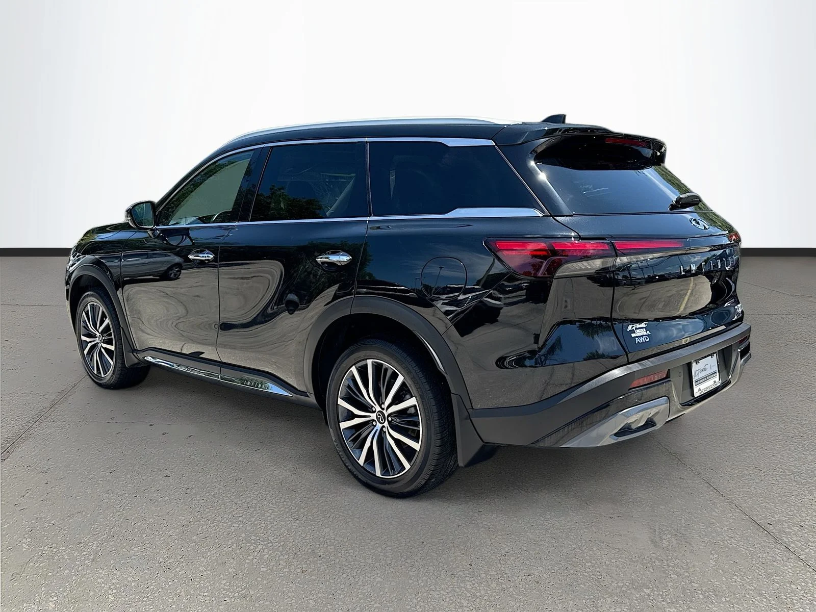 Used 2023 Black INFINITI Sensory image 5