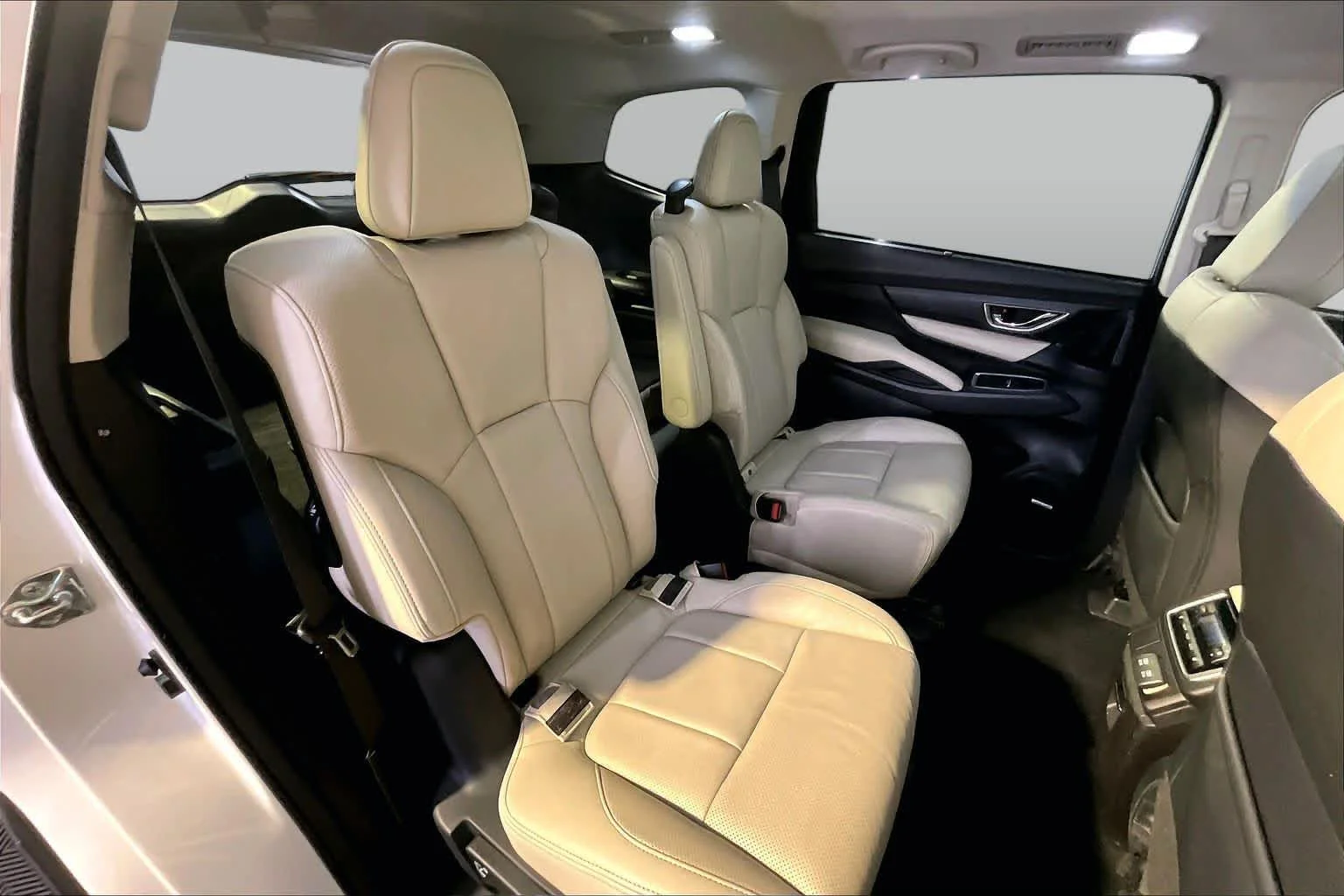 Used 2019 Crystal White Pearl Subaru Limited image 20
