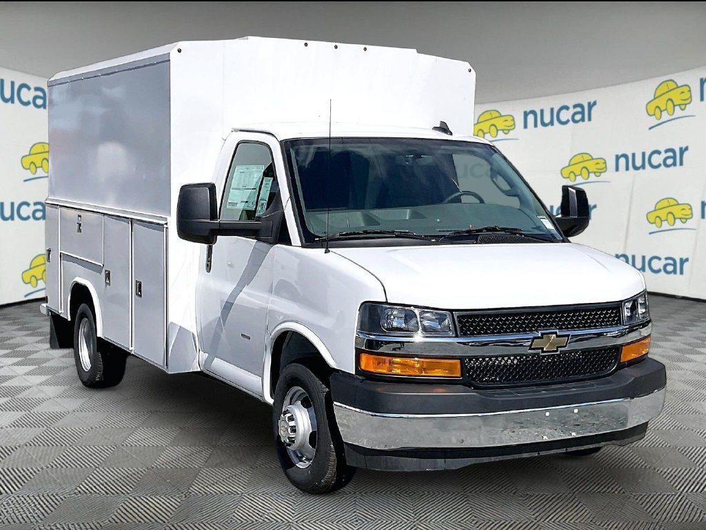 2025 Chevrolet Express Cutaway