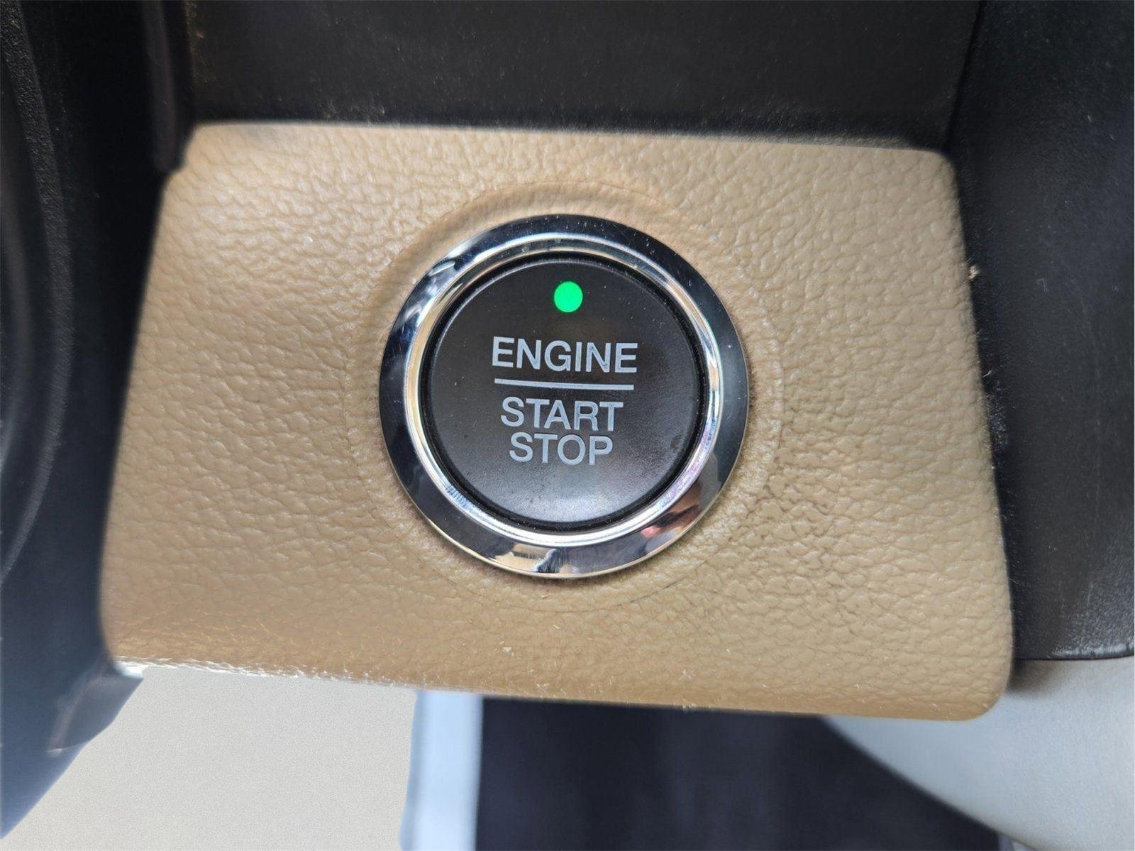 Used 2017 White Platinum Metallic Tri-Coat Ford Lariat image 17