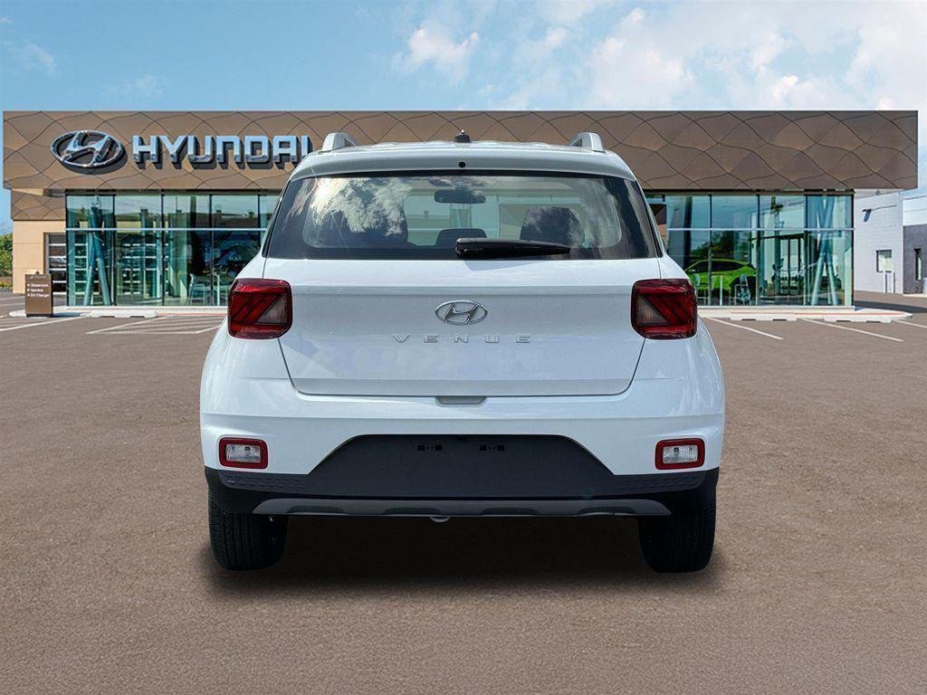 2025 Hyundai Venue SEL - Photo 7
