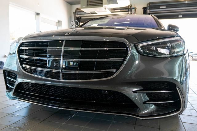New 2026 MANUFAKTUR Graphite Metallic Mercedes-Benz S 580 image 53