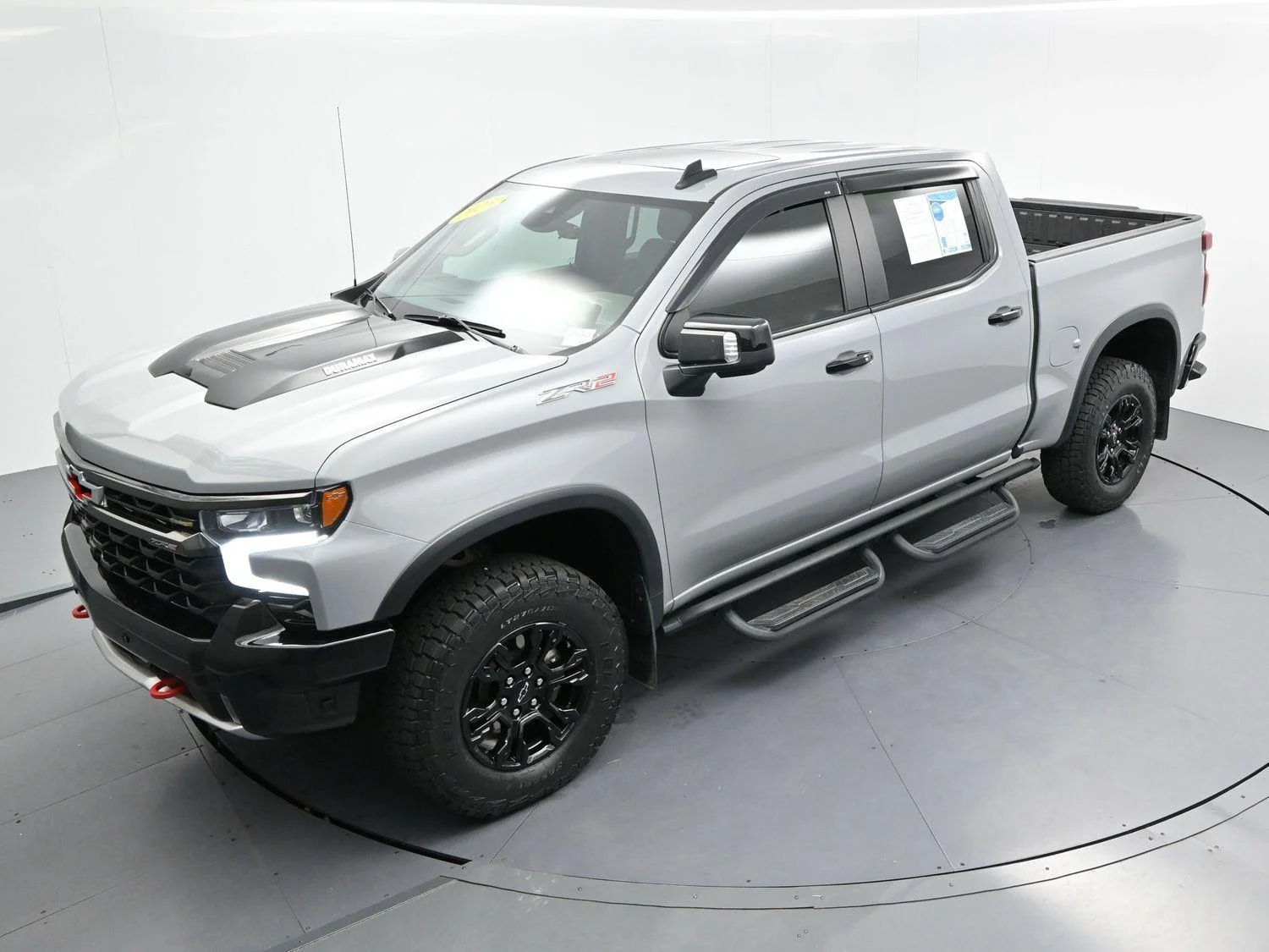 Used 2025 Slate Gray Metallic Chevrolet ZR2 image 42
