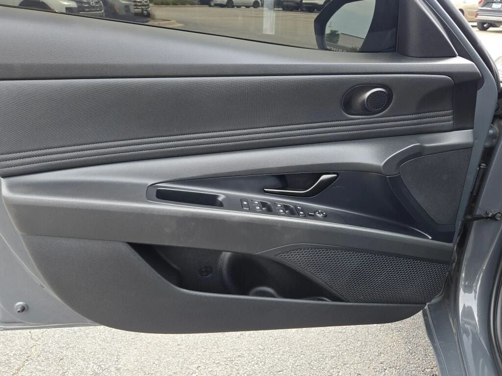 Used 2026 Gray Hyundai SEL Sport image 16
