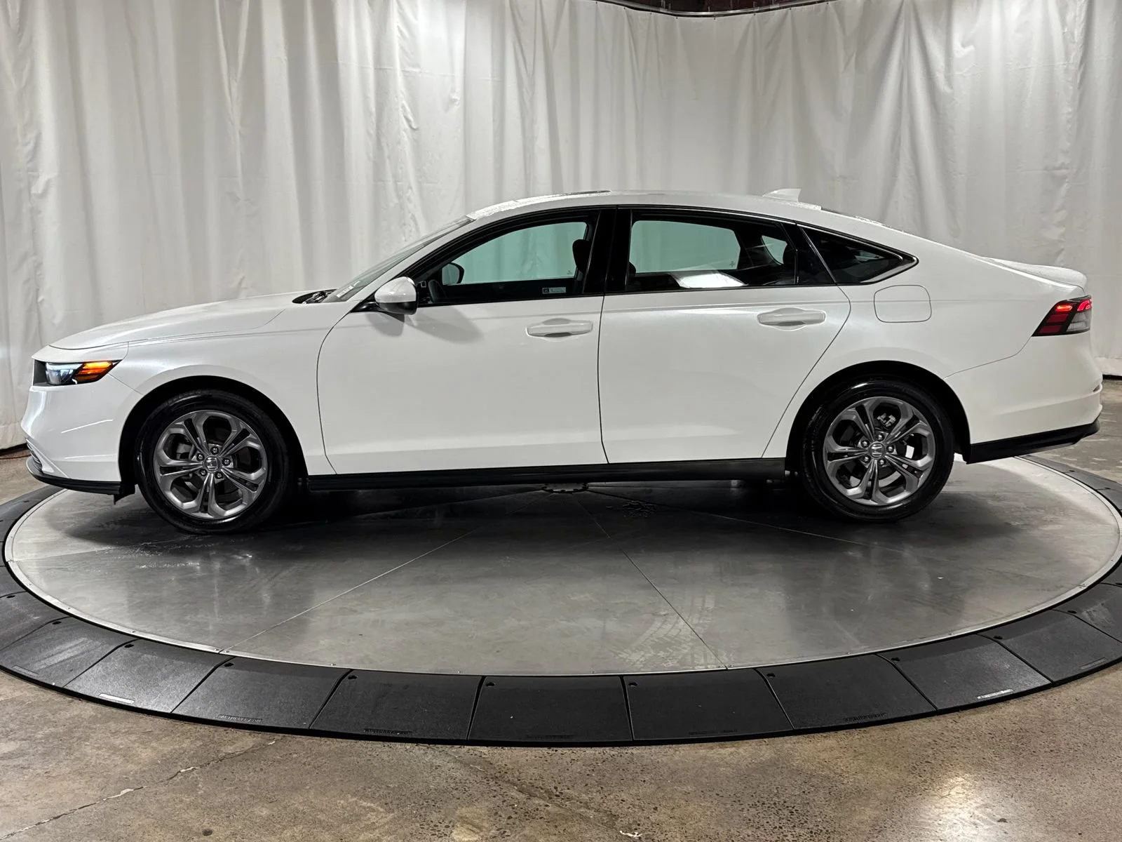 Certified Used 2023 Platinum White Pearl Honda EX image 32