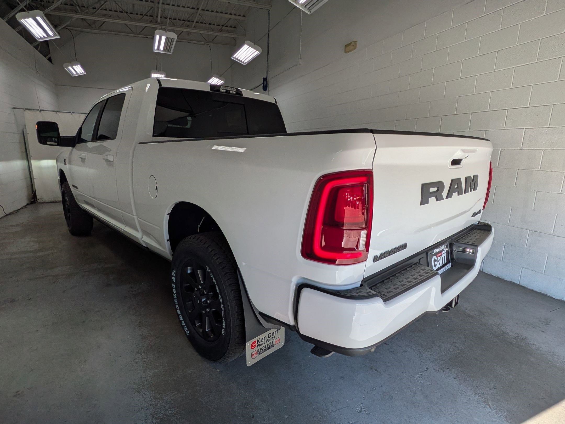 New 2026 Bright White Clear-Coat Exterior Paint RAM Laramie image 7