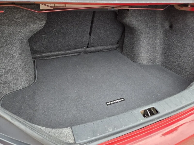 Used 2017 Red Nissan S image 10