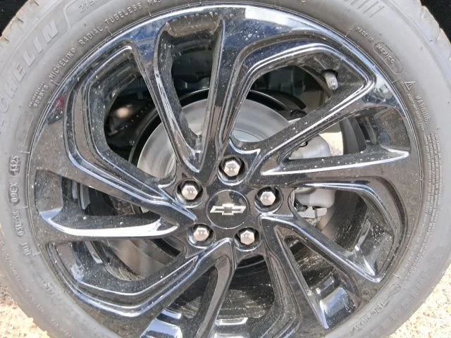 2027 Chevrolet Bolt RS - Photo 20