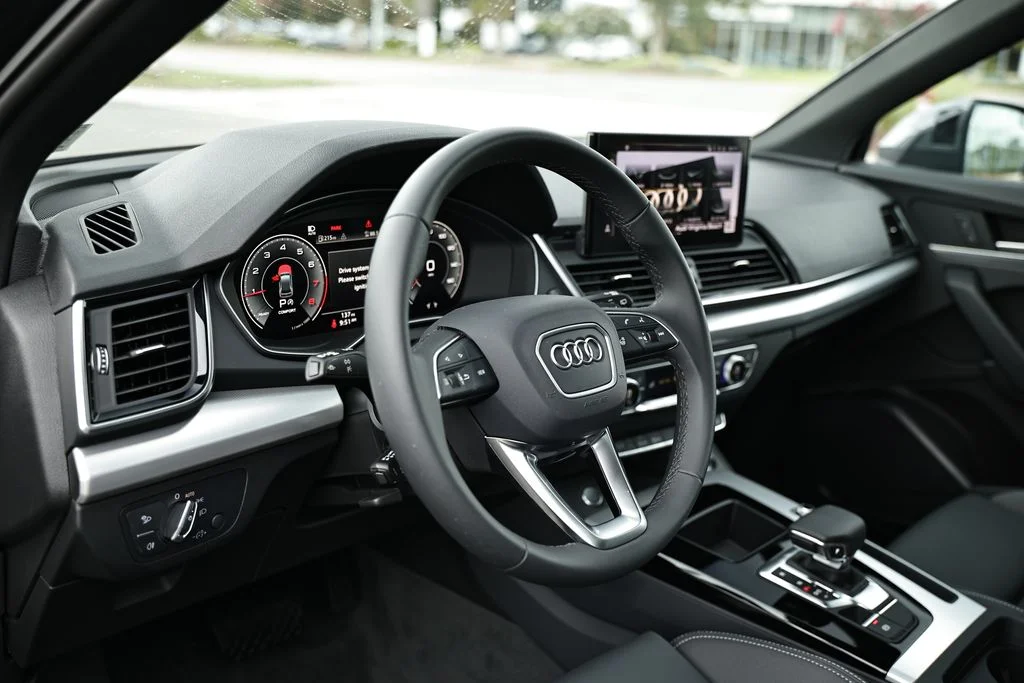 Used 2025 Tambora Gray Metallic Audi 2.0T Premium Plus image 21
