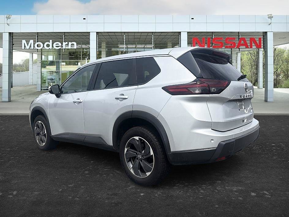 Certified Used 2025 Brilliant Silver Metallic Nissan SV image 3