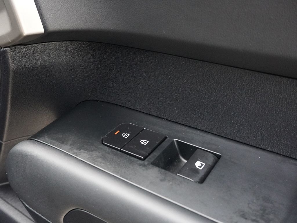 Used 2027 Black Kia S image 51