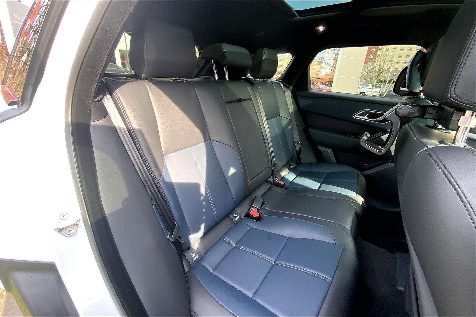 Certified Used 2026 Fuji White Land Rover Dynamic SE image 19