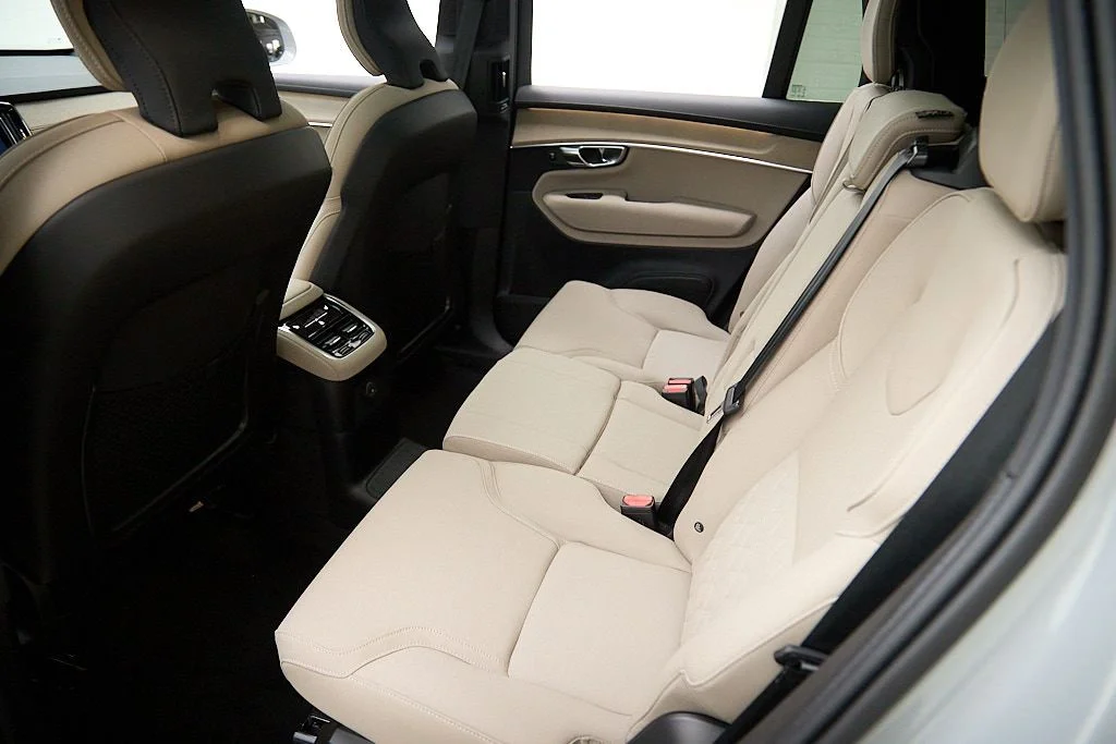 New 2026 Vapour Grey Volvo Plus image 21