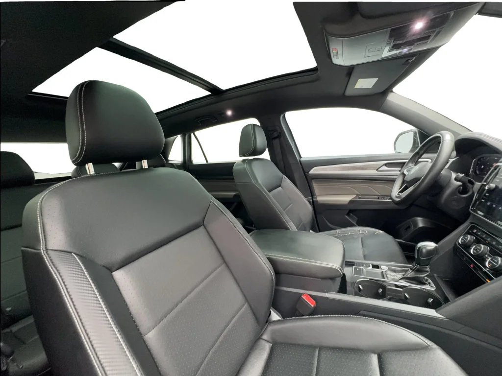 Used 2023 Gray Volkswagen 3.6L V6 SE w/Technology image 30