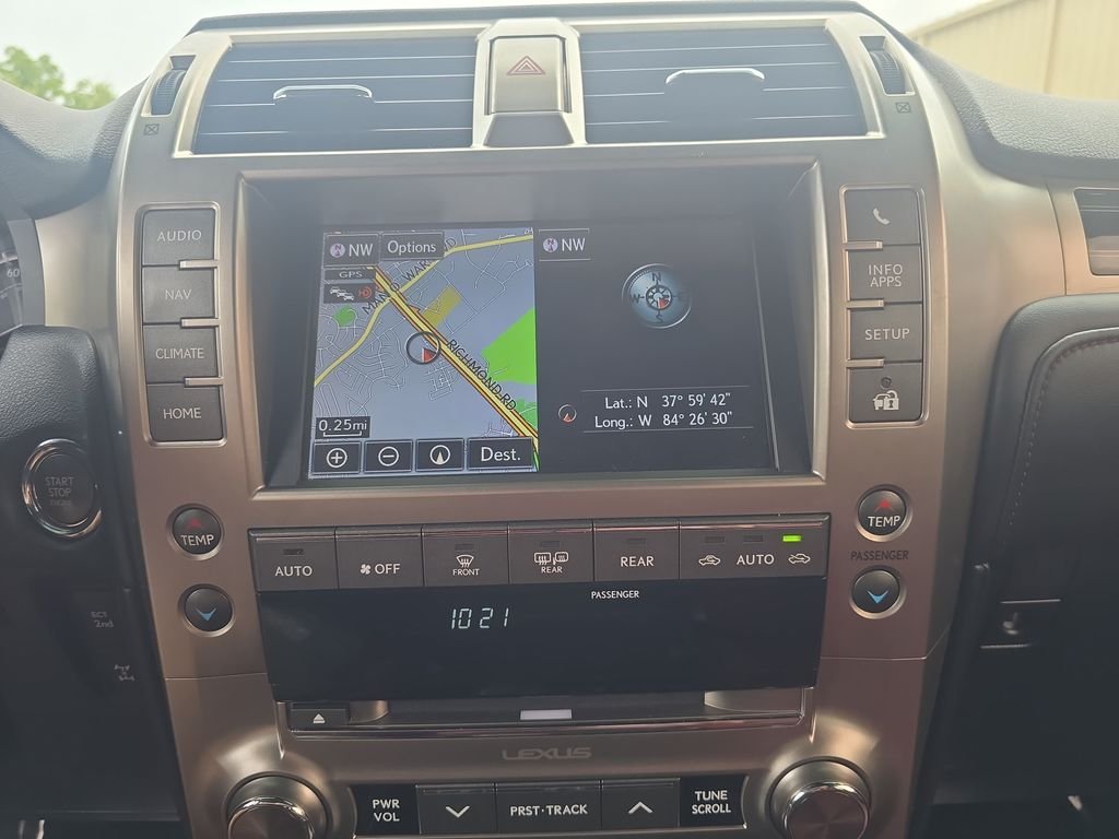 Used 2021 White Lexus 460 image 21