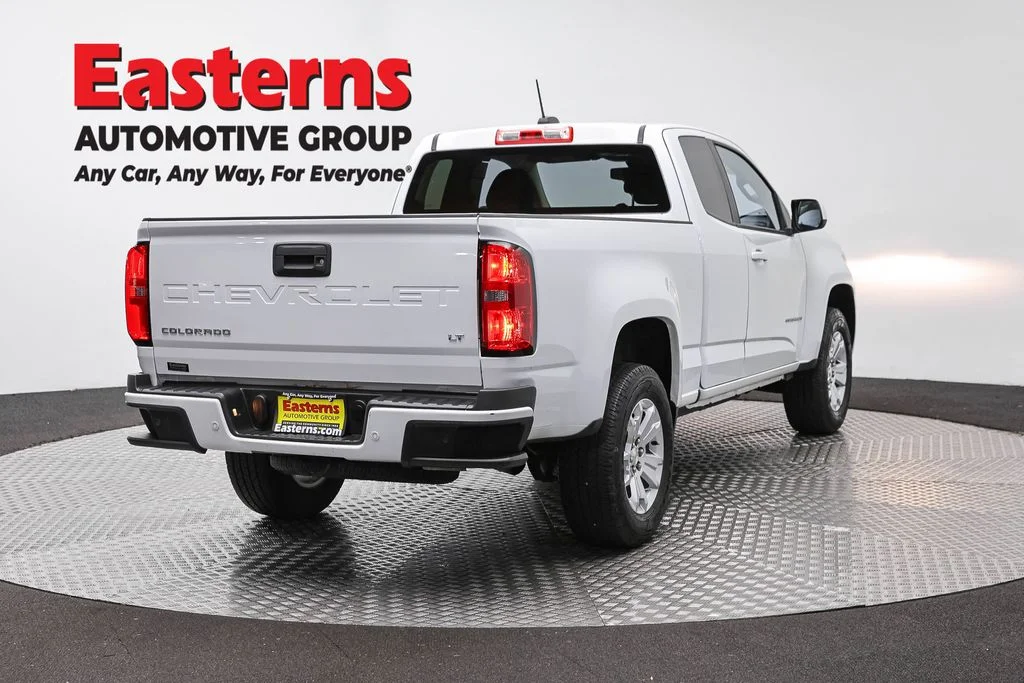 Used 2022 White Chevrolet LT image 5