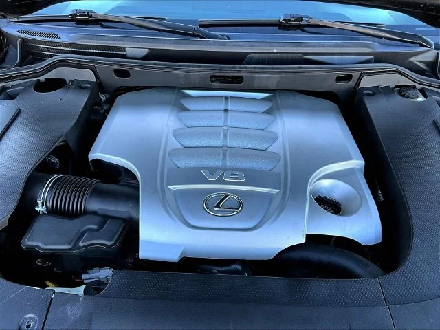 Used 2010  Lexus 570 image 40