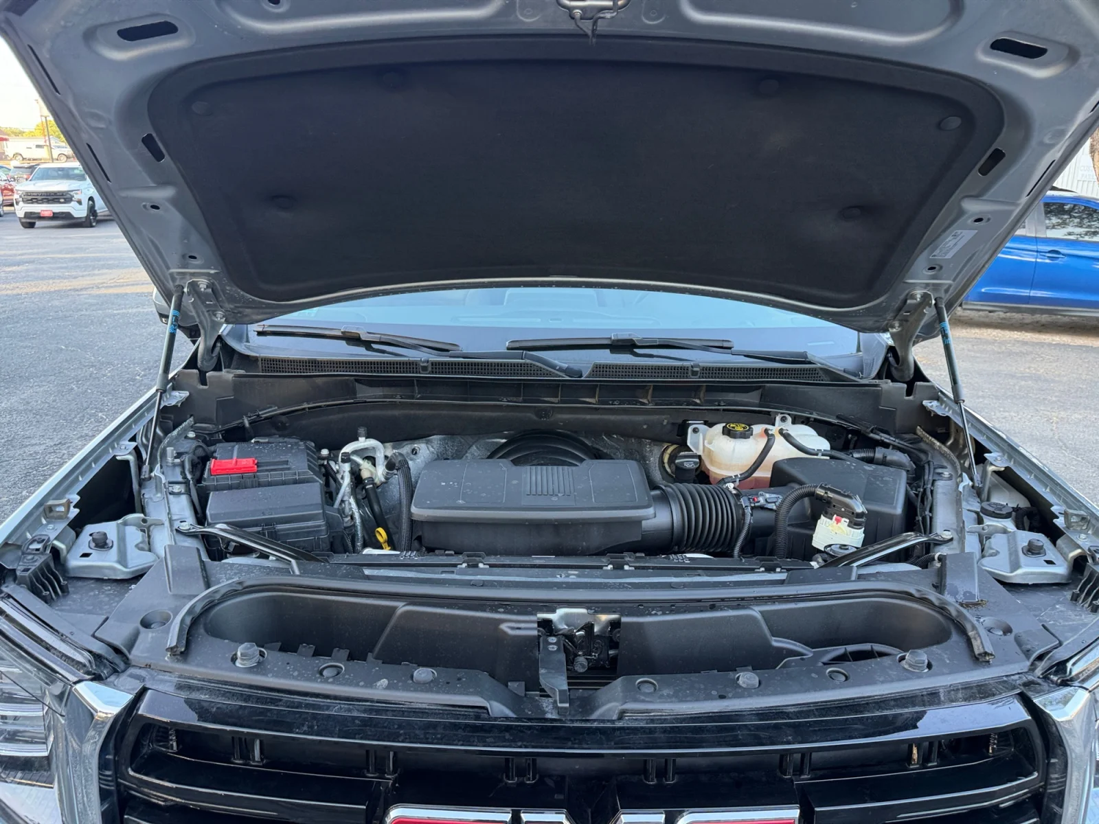 Used 2024 Sterling Metallic GMC SLE image 20
