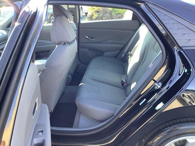 New 2026 Abyss Black Hyundai SE image 11