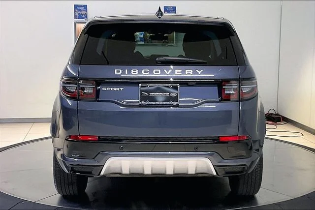 Used 2025 Blue Land Rover S image 3